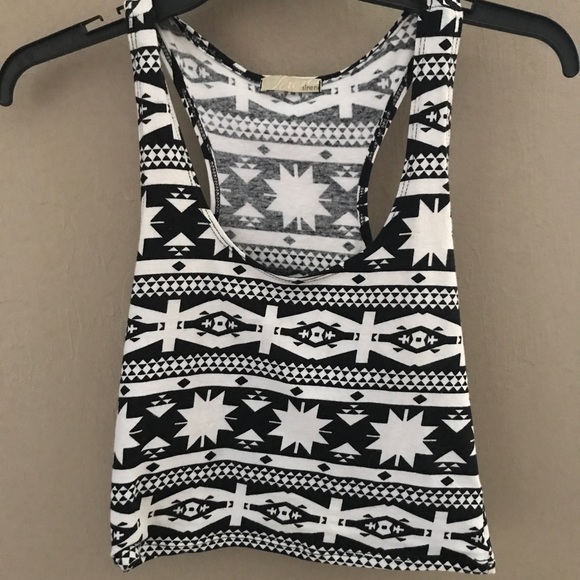 Patterned crop top💓 - Picture 2 of 2